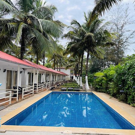 Arabian Sea Beach Resort Morjim Eksteriør bilde