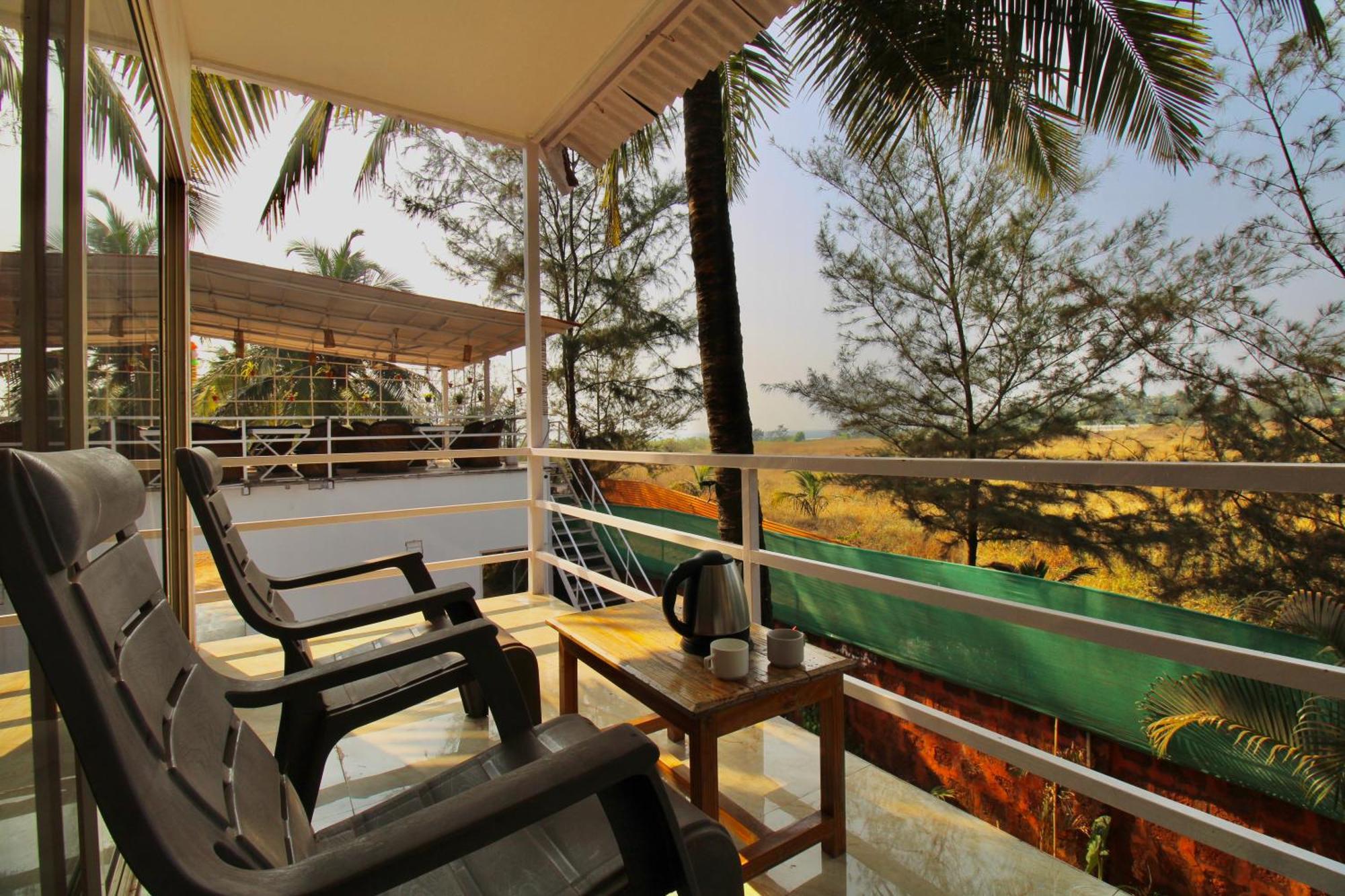 Arabian Sea Beach Resort Morjim Eksteriør bilde