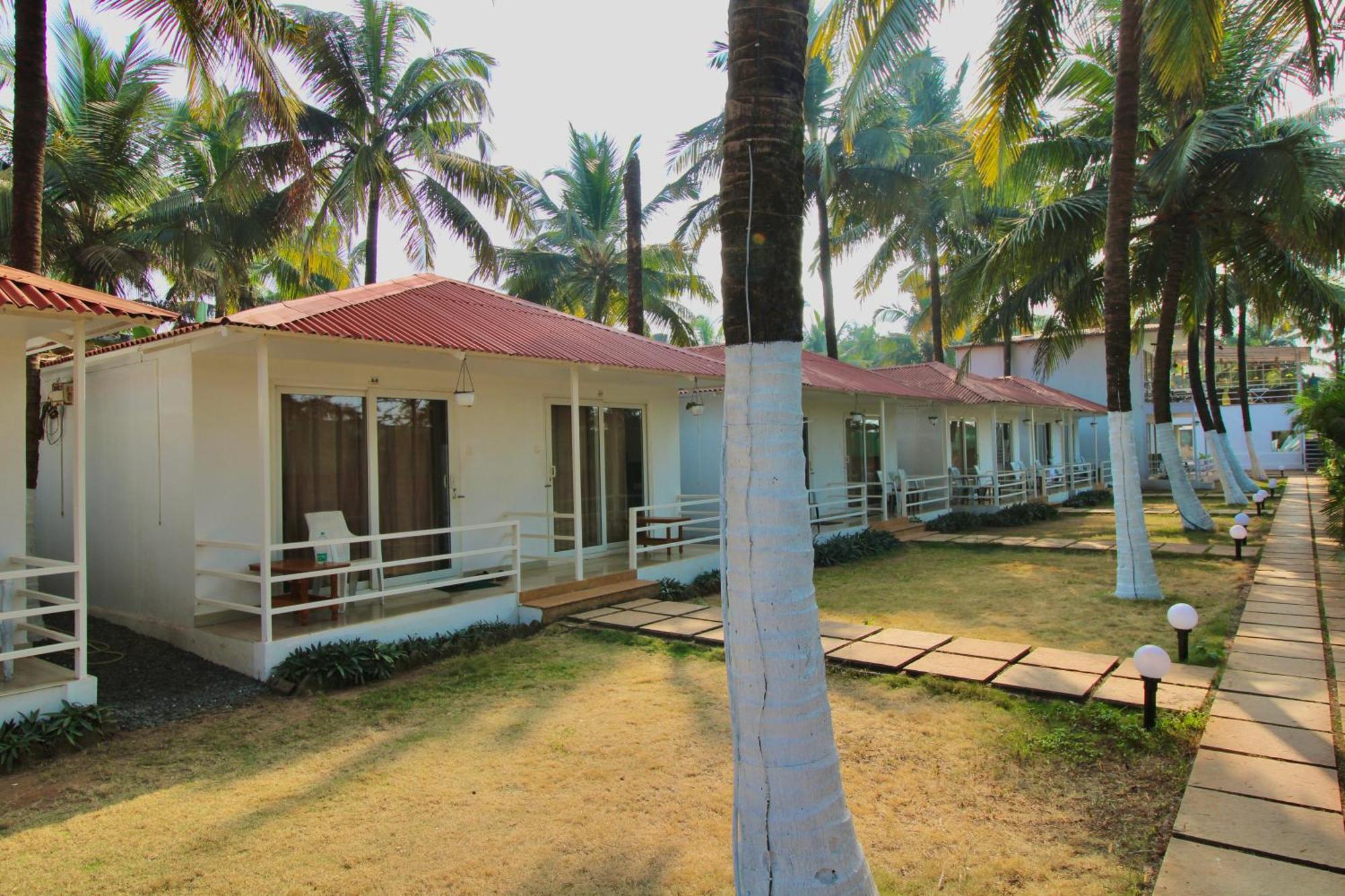 Arabian Sea Beach Resort Morjim Eksteriør bilde