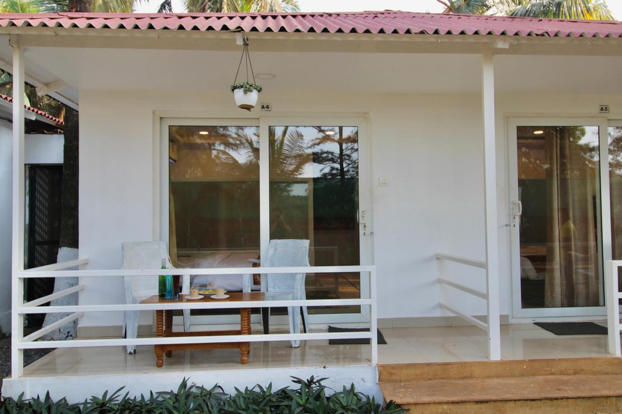 Arabian Sea Beach Resort Morjim Eksteriør bilde
