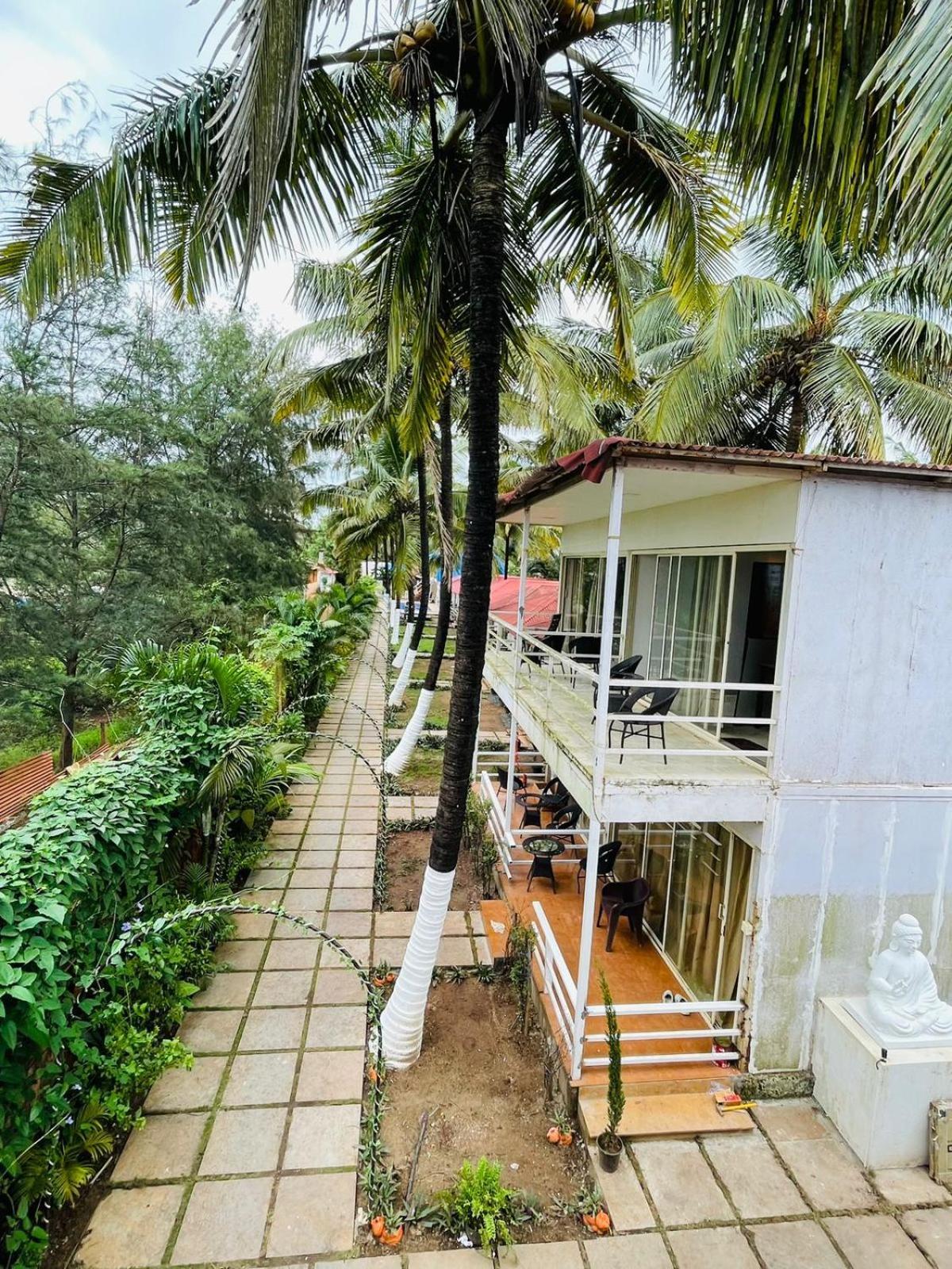 Arabian Sea Beach Resort Morjim Eksteriør bilde