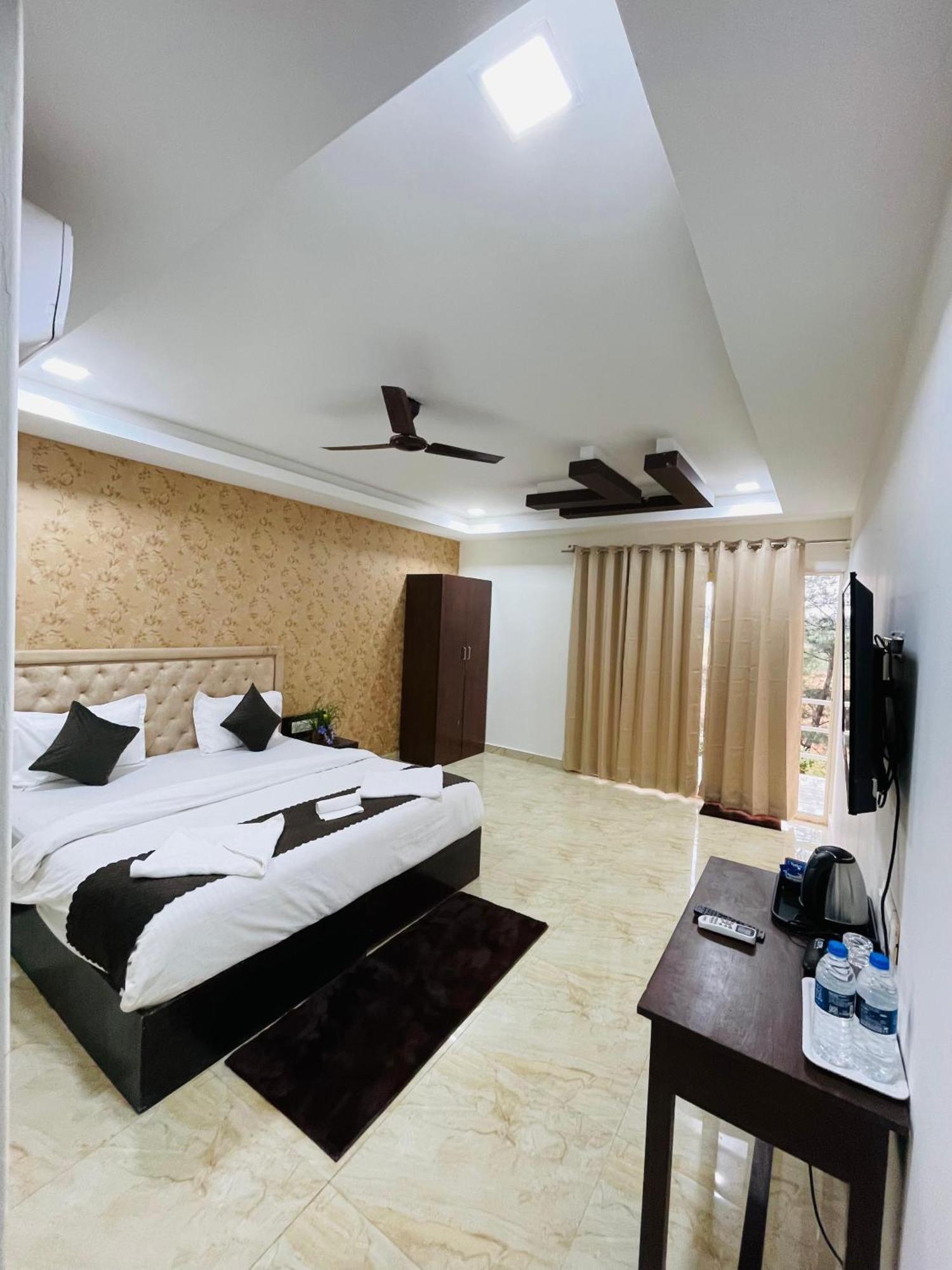 Arabian Sea Beach Resort Morjim Eksteriør bilde
