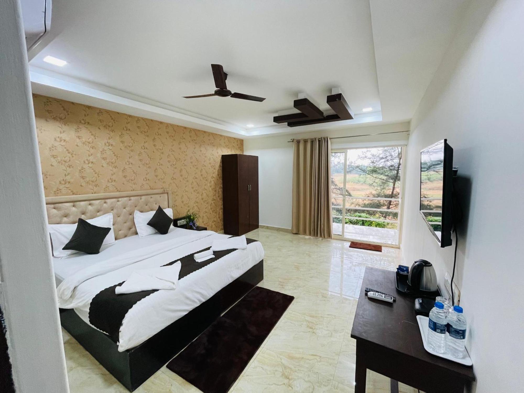 Arabian Sea Beach Resort Morjim Eksteriør bilde
